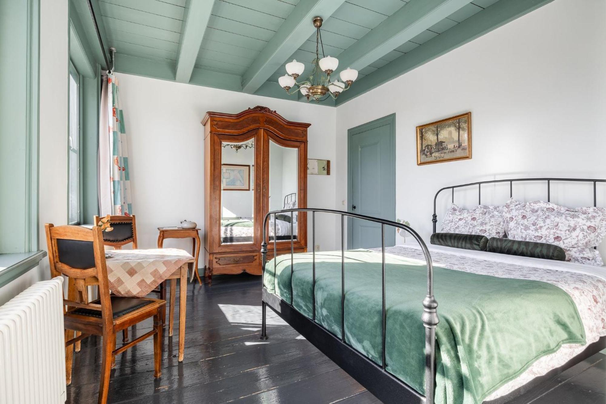 B&B In De Prinsenstraat Дордрехт Экстерьер фото